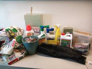 lot 105 image: Gardening Essentials