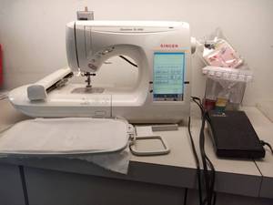 lot 179 image: Quantum X-L 1000 Singer Sewing Machine WORKS GREAT