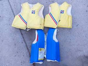 lot 181 image: 3 Life Vest