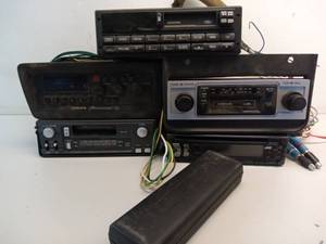 lot 182 image: Car Radio Set