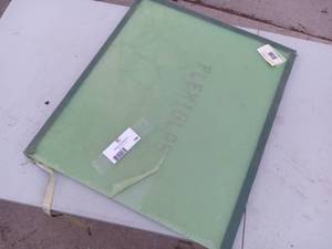 lot 195 image: 4 Sheets of Plexiglass NEVER USED