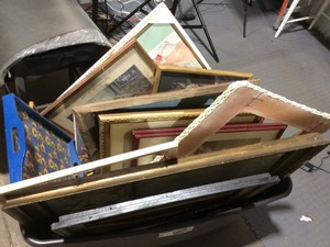 lot 22 image: Tote and contents