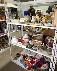 lot 3 image: Contents of One Shelving Unit (3 shelves)