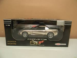 lot 8 image: ERTL 118 SCALE 2003 CORVETTE Z06 SILVER CHROME - 1 OF 500 - Sequential # License Plate - NEW IN BOX - AWESOME PIECE - SEE PICTURES