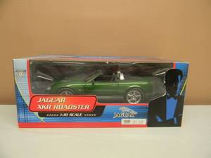 lot 30 image: PMA 118 SCALE DIECAST - JAMES BOND 007 - 10012 JAGUAR XKR ROADSTER - NEW IN BOX - SEE PICTURES