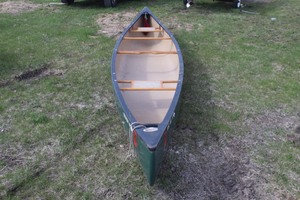 lot 96 image: 1998 Old Town Discovery 16 Canoe