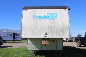lot 88 image: 1993 Fleetwood Prowler Travel Trailer
