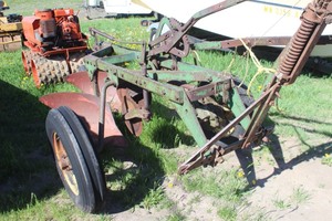lot 85 image: GREEN 2 Bottom Plow