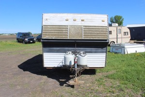 lot 82 image: 1974 Jayco Trailer