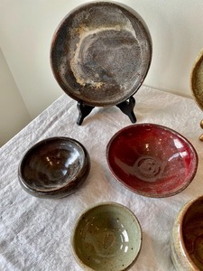 lot 105 image: Pottery Grouping