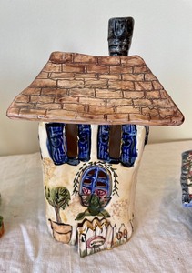 lot 118 image: Heather Goldmine Decorative Houses