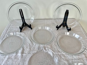 lot 122 image: 8 Pyrex Pie Plates
