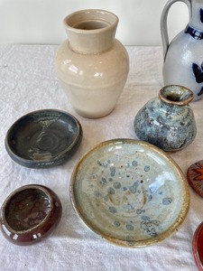 lot 125 image: Decorative Pottery Items