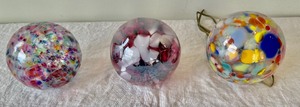 lot 130 image: Brilliant Art Glass Style Spheres