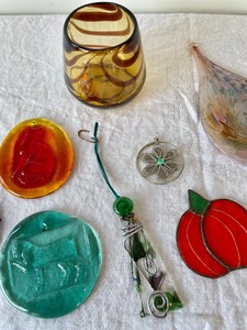 lot 128 image: Art Glass and More