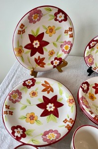 lot 138 image: HOME Dishware Service for 4