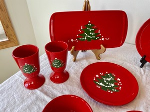 lot 139 image: Waechterbach of Germany Holiday Dishware