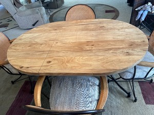 lot 141 image: Dining Room Table with a Leaf and 4 Rolling Chairs