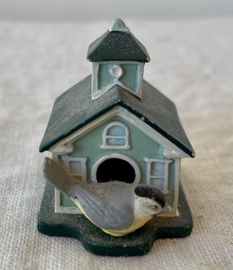 lot 157 image: 3 Tiny Lenox Houses