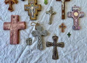lot 187 image: A  Lovely Collection of Cross Figuriens