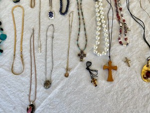 lot 314 image: Nifty Necklaces