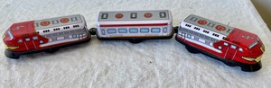 lot 264 image: 3 Delightful Small Trains