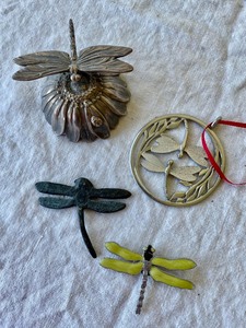 lot 275 image: Dragonfly Decor