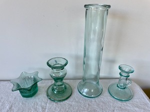 lot 276 image: Green Glass Grouping