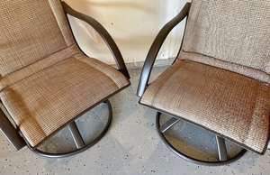lot 354 image: Homecrest Patio Chairs with Covers