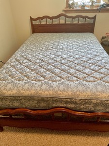lot 358 image: Full Bed Frame