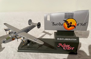 lot 382 image: 3 Die Cast Airplanes on Stands