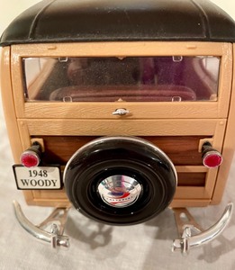 lot 368 image: Maisto 1948 Chevy Elite Master Station Wagon