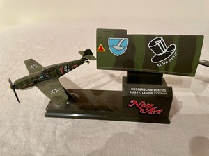 lot 375 image: Small Metal Airplanes on Stands
