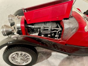 lot 372 image: Buragio Jaguar SS 100 Model Car