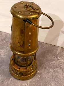 lot 29 image: British Coal Mining Type Vale Lantern