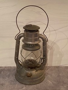lot 25 image: Vintage Dietz No. 2 Lantern