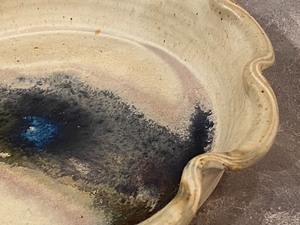 lot 71 image: Dan T. Riece - Dirt Works Pottery Dish