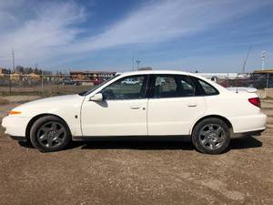 lot 6 image: 2002 Saturn L300