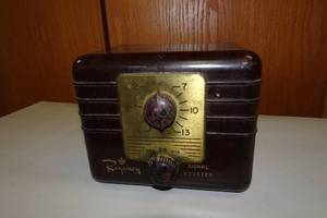 Antique Regency DB-410 Antenna Signal Booster