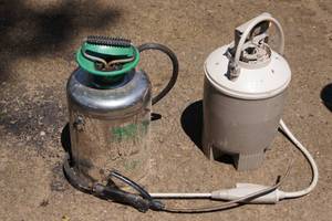 2 Garden Sprayers