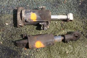2 Hydraulic Arms