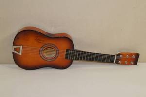 lot 4 image: 6 String Ukulele - Tijuana Mexico