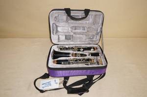 lot 9 image: Vito B-Flat Soprano Clarinet with Semi-Ridgid Case