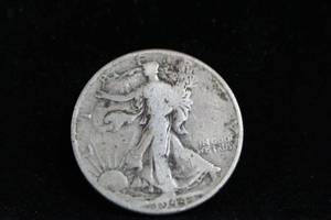lot 17 image: 1944-P Walking Liberty Silver Half Dollar Coin
