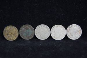 lot 29 image: 5 US Nickels - 4 Liberty, Silver Wartime Jefferson