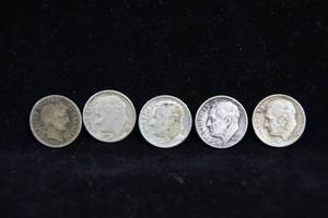 lot 27 image: 5 US Silver Dimes - 4 Roosevelt, 1 Barber
