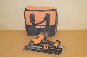 Ridgid R250AFE 15 Gauge Air Angle Finish Nailer