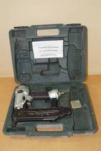 Hitachi NT50AE2 2 18 Gauge Air Brad Nailer