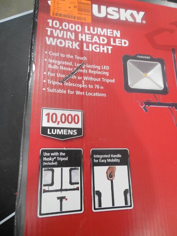 lot 21 image: 10000lm Twin Head LED Work Light with Tripod by Husky