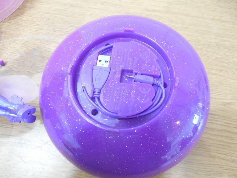 lot 28 image: Hatchimals Pixies Crystal Flyers - Purple
